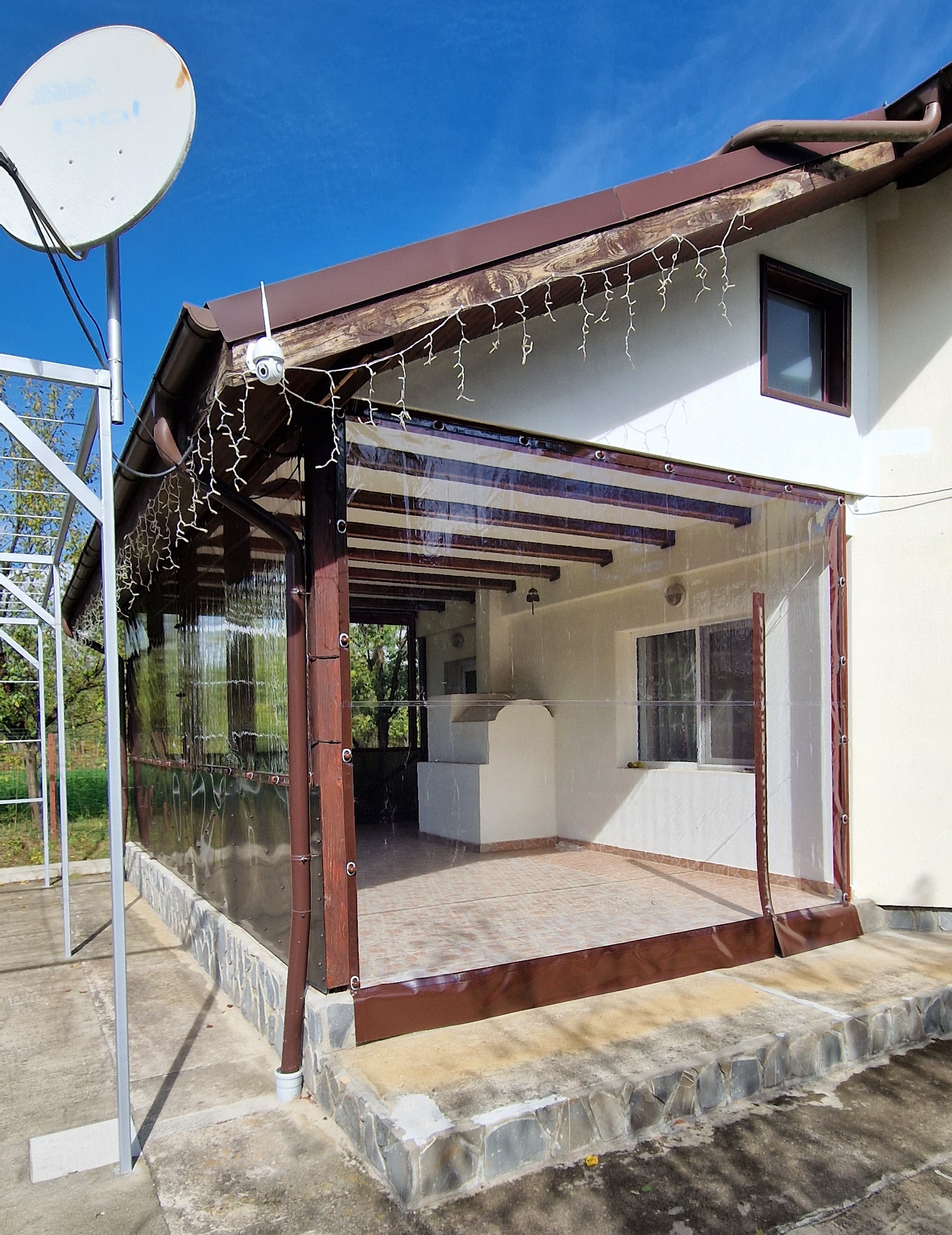 Folie Transparentă cu Capse și Bride